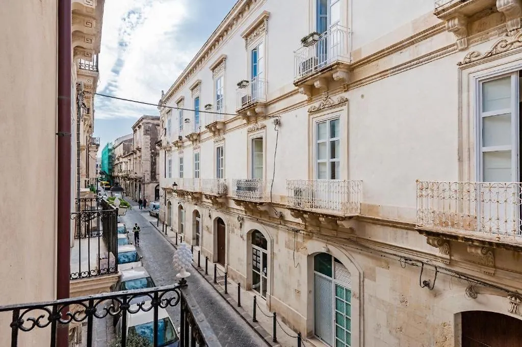Dimora delle Maestranze (Ortigia)-1