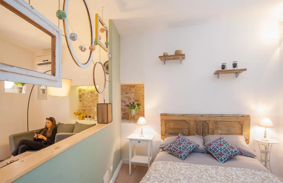 Homes4Holidays - Artistic Nest-1