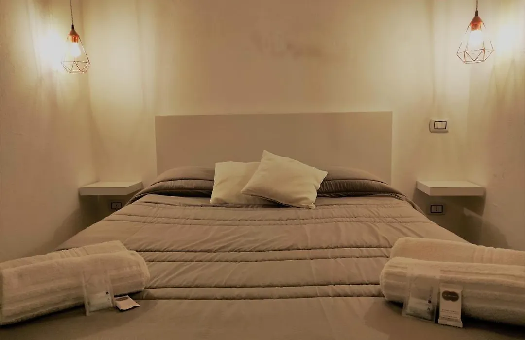 Athena Apartment- Ortigia Holidays-1