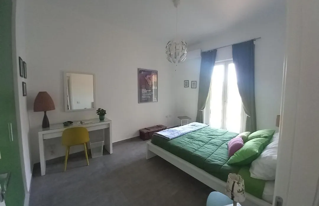 Lo scorcio della Neapolis Accogliente appartamento pressi parco Neapolis-1