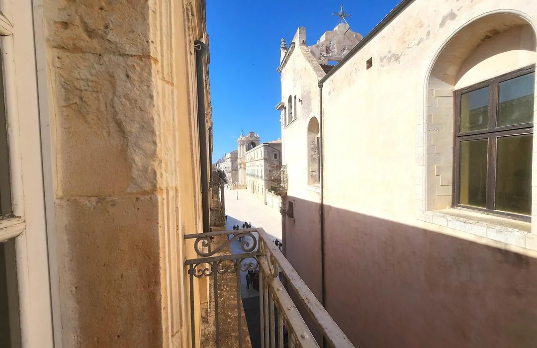 Residenza Borgia · Residenza Borgia Piazza Duomo View Central Ortigia-1
