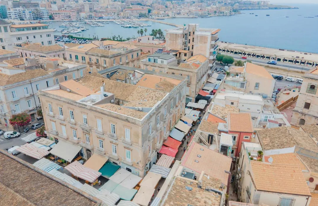 Arco del Mercato Suite-1