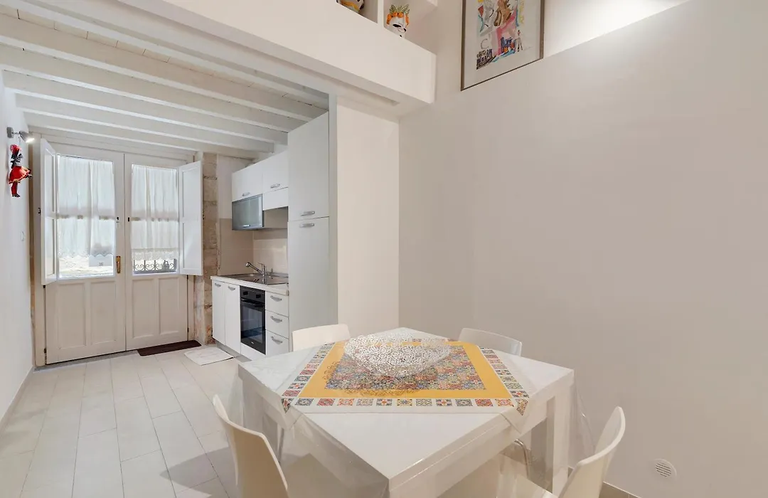 Charming House Ortigia-1