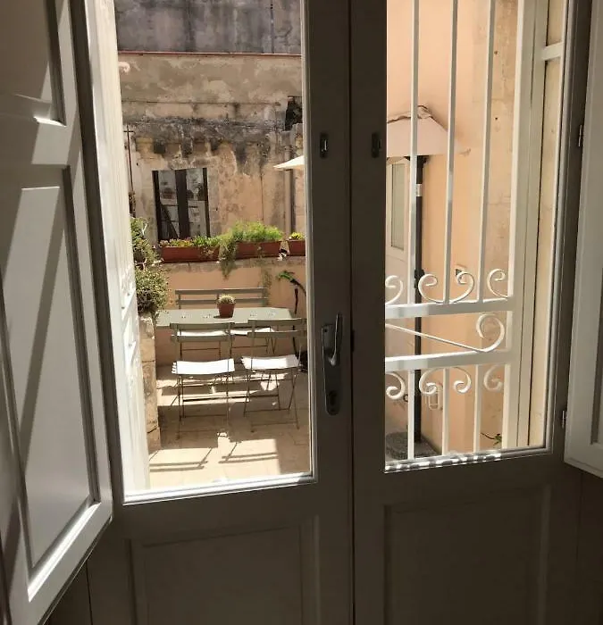 La casetta di Ortigia-1