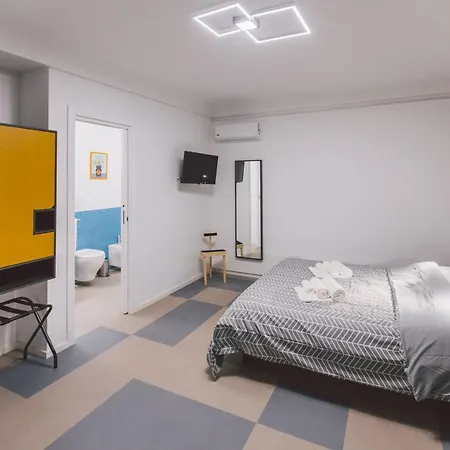 Double Bedroom Apartment Across Ortigia-2