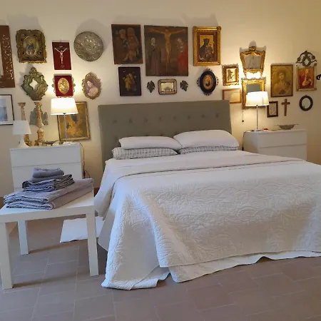 Ortigia Family House-3
