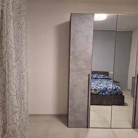 Desy Apartment-2
