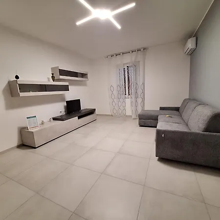 Desy Apartment-3