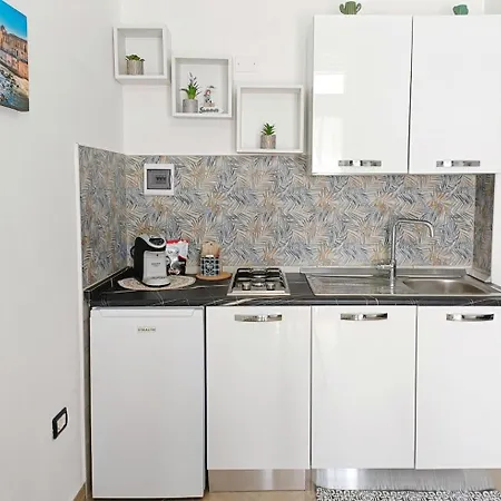 Alexa Holiday House-3