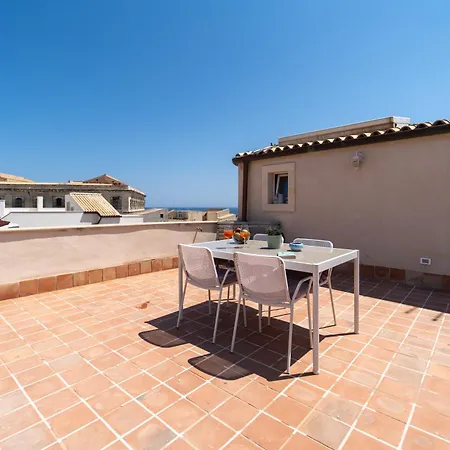 Mercato di Ortigia Apartments-3