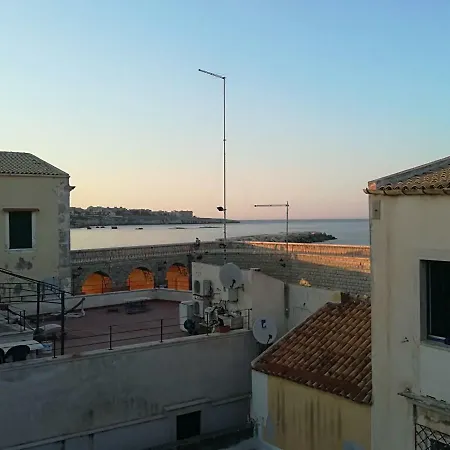 Aura Ortigia Apartments-3