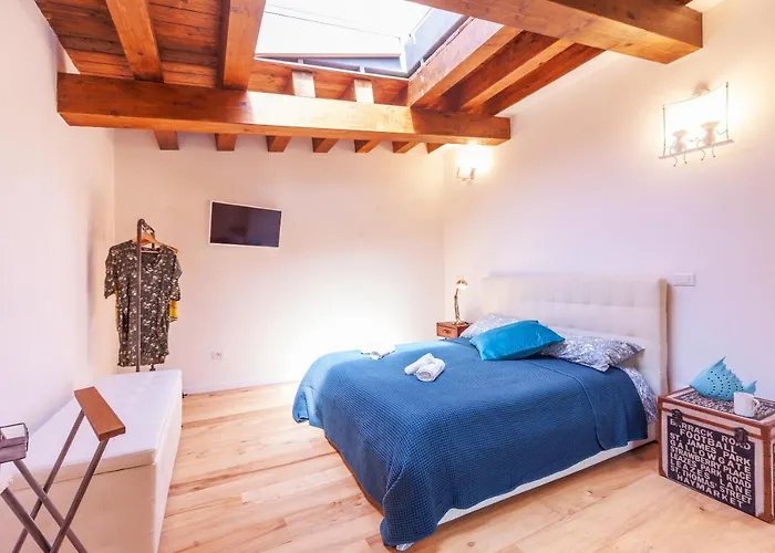 Vakalu-Piazza Duomo Charming Apartment Syracuse