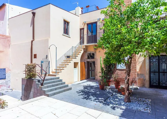 Vakalu-Piazza Duomo Charming Apartment Syracuse