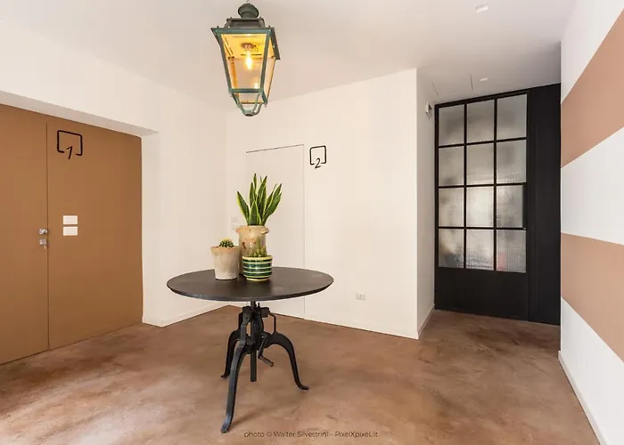 Cu 66 Holiday Apartments Syracuse