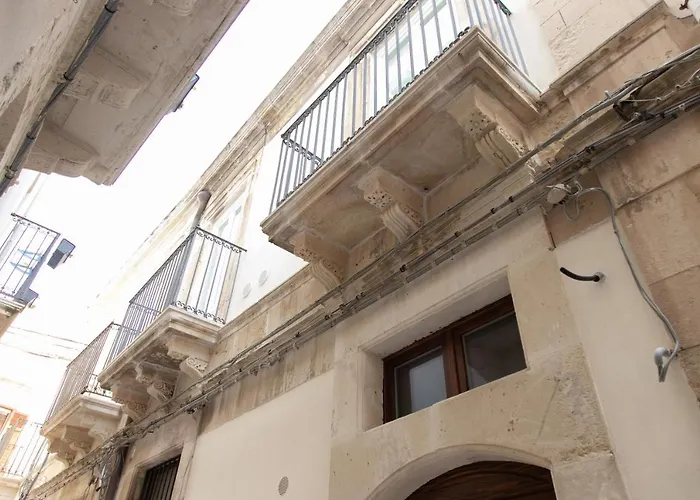 Le Grazie Romantic House by Dimore Trinacria Syracuse