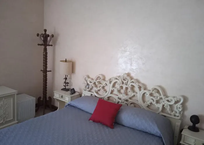 White Room, Stanza Matrimoniale in zona centrale Syracuse