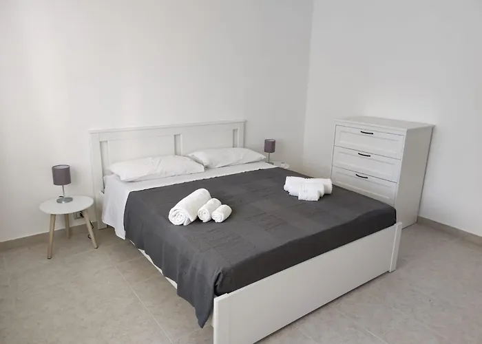 E&S Apartment Syracuse