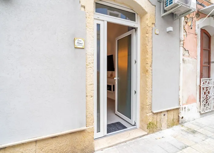 Home Eleinad appartamento elegante a pochi passi da Ortigia Syracuse