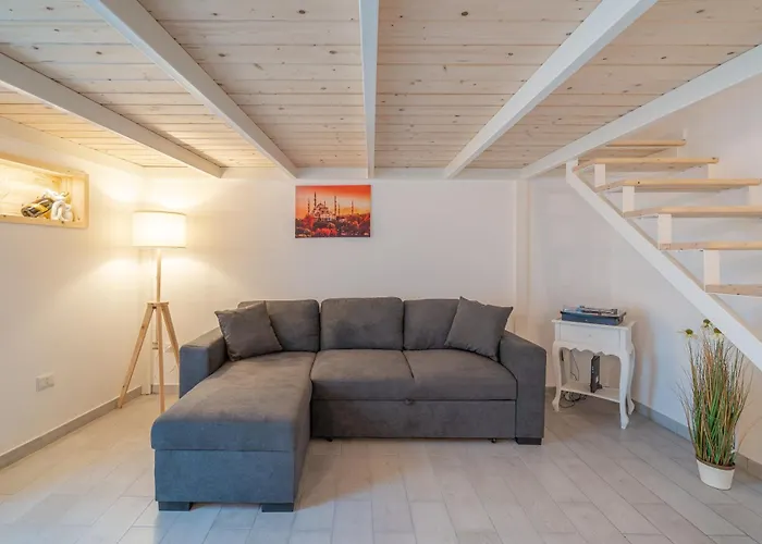 Home Eleinad appartamento elegante a pochi passi da Ortigia Syracuse
