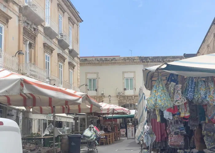 Arco del Mercato Suite Syracuse